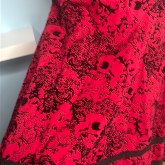 Hot topic Red & Black Flocked Filigree Skull Dress - Picture 7 of 14
